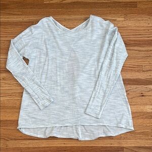 Lululemon Women's Light Gray Long Sleeve Top 4